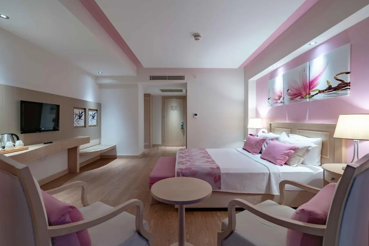 Royal Teos Thermal Resort Clinic & Spa - Halal Hotel Seferihisar